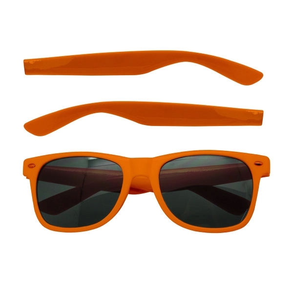 Classic Sunglasses - Image 9