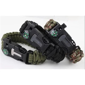 Multifunctional Survival Paracord Bracelet