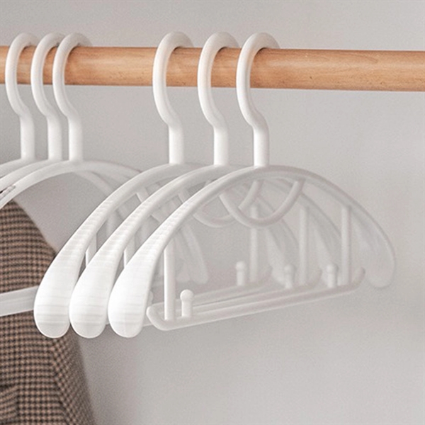 Widened Plastic Clothes Hanger Standard 16.3