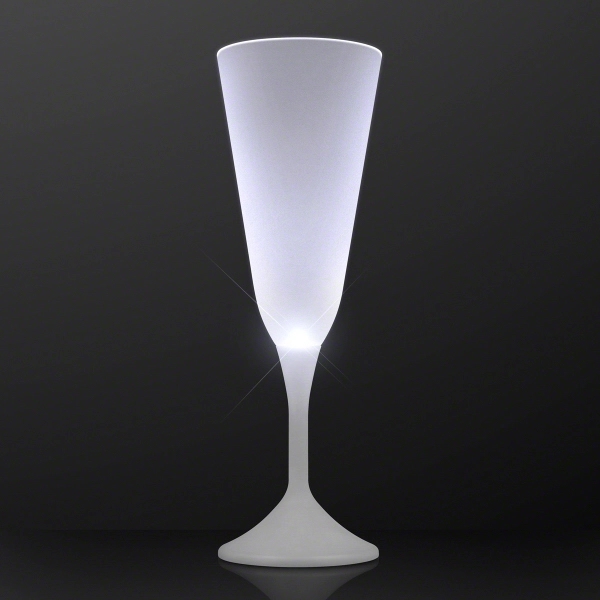 Still White Light Champagne Glass - Image 3