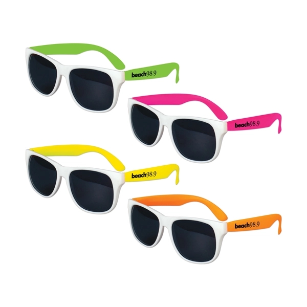 White Frame Classic Sunglasses - Image 8