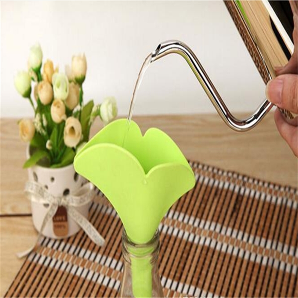 Silicone Leaf Heart Funnel - Image 1
