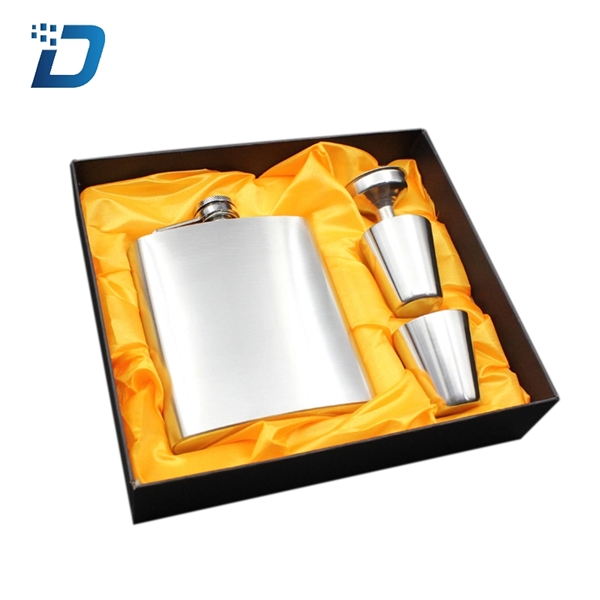 Mens Stainless Steel Hip Flask Set - Image 1