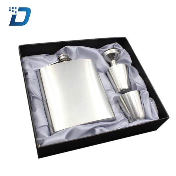 Mens Stainless Steel Hip Flask Set - Image 3