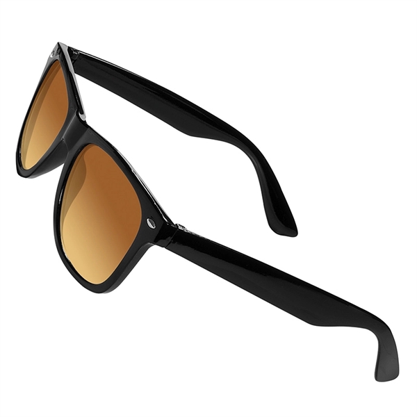 Sunglasses with Gradient Lenses - Image 8