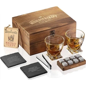 Elegant Whiskey Set in Wooden Box